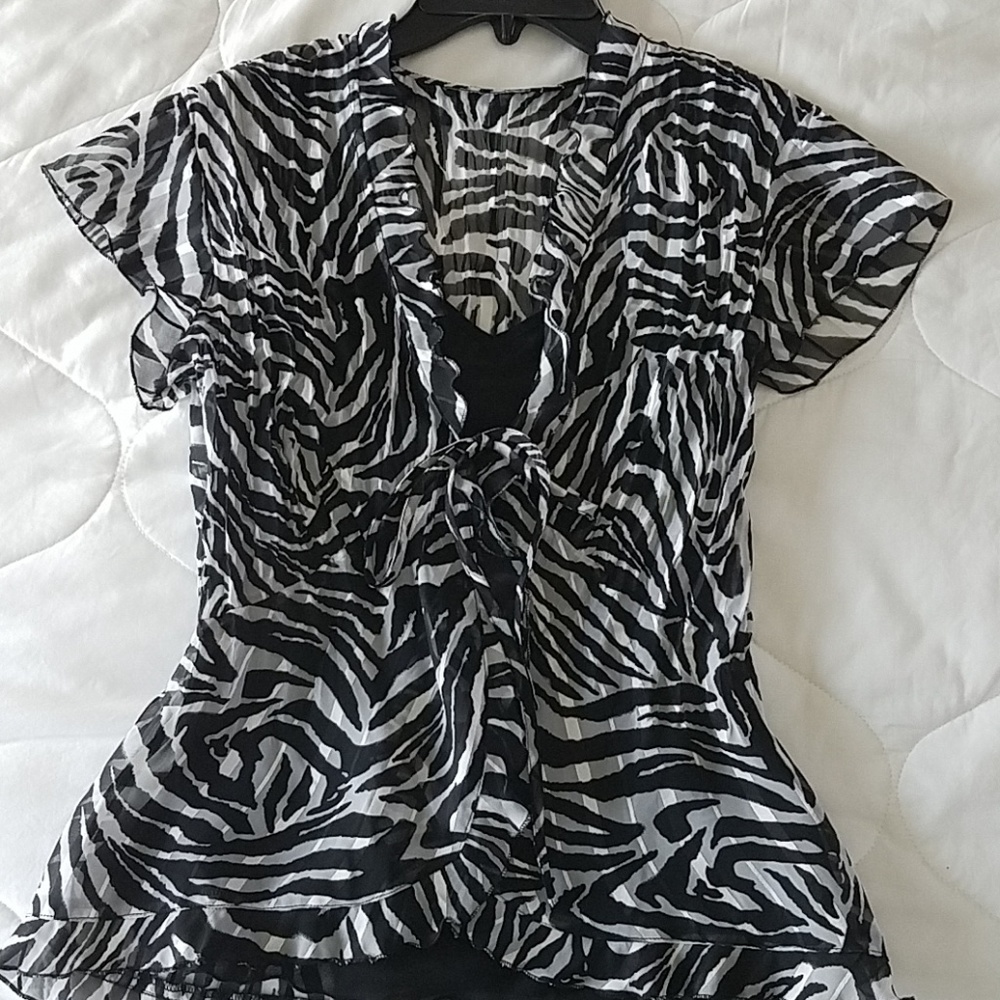 Notations 2-Piece Tie-Front Blouse